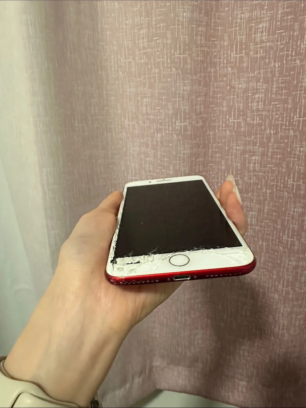 Apple iPhone 7 Plus (PRODUCT)RED – For Parts or Repair